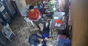 La Nación / Detienen a presuntos autores de violento asalto a local comercial de Remansito
