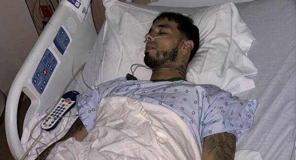 Preocupación por Anuel, operado de urgencia "de vida o muerte"