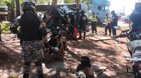 Ciudad del Este: despejan paseo central ocupado por adictos - ABC en el Este - ABC Color