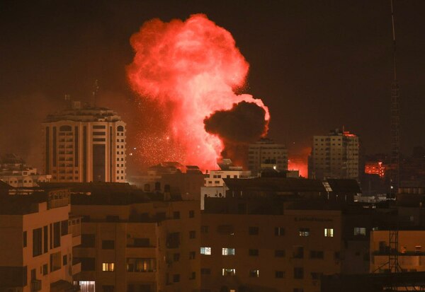 Israel ordenó el sitio total de la Franja de Gaza: los deja “sin luz, comida, ni agua” - Megacadena