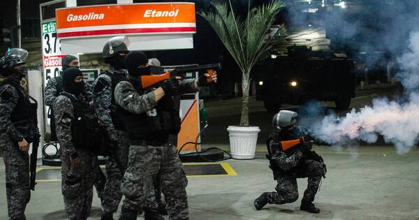 La Nación / Mueven mil policías y entran a favelas de Río