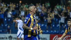 Luqueño vuelve a ganar y se toma más respiro en su lucha por salvarse