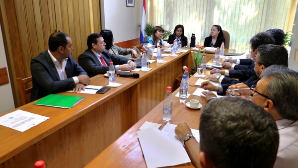 Senadoras piden “congelar” proyectos de expropiaciones