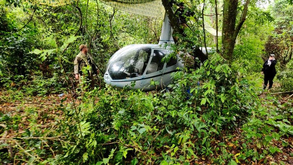 Senad se incauta de un helicóptero y armas en megacampamento narco