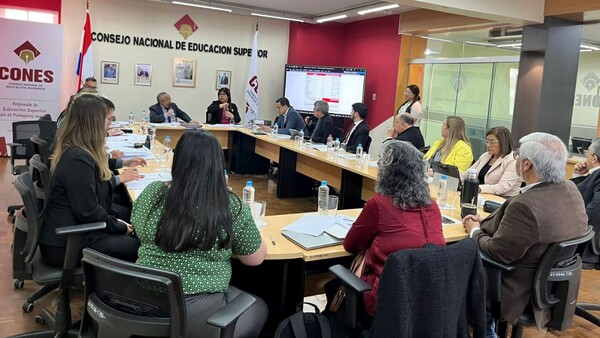 Miembros del Cones piden reconsiderar “habilitación exprés” de carrera médica