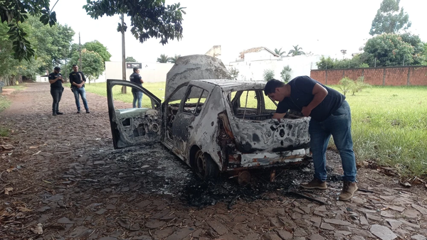 Hallan en PJC el vehículo que habría sido usado en una masacre en Brasil - Noticiero Paraguay