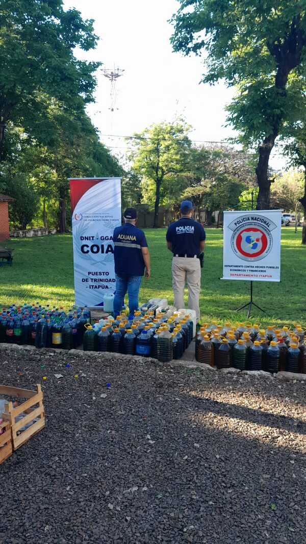 Incautan carburantes que eran ofertados ilegalmente en la vía pública