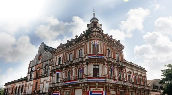 Cañas Paraguayas: millonarias pérdidas, deudas exorbitantes y festín en licitaciones