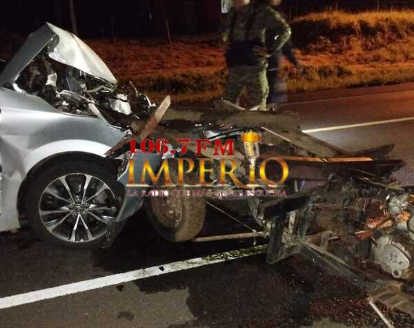 Choque entre auto y motocarro deja un herido grave en Yby Yaú - Radio Imperio 106.7 FM