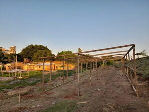 Chacarita: viviendas de emergencia para damnificados por incendio ya están en construcción - Nacionales - ABC Color