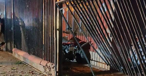 La Nación / Detonaron una bomba en una vivienda de Fernando de la Mora