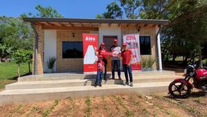 Diario HOY | Alex entrega la casa de la promo “Mamá, dulce hogar”