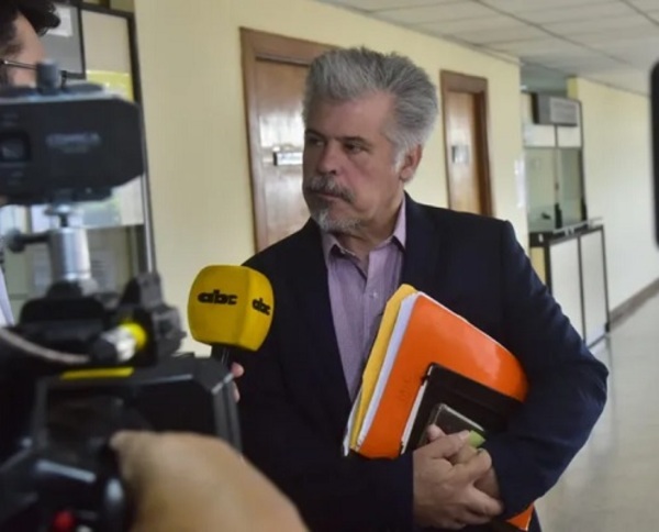 Exministro Giuzzio opina con cautela sobre el vinculo de Cartes con el caso Pecci