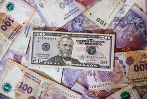 Argentina: el dólar blue superó la barrera de los $ 1.000 - Mundo - ABC Color