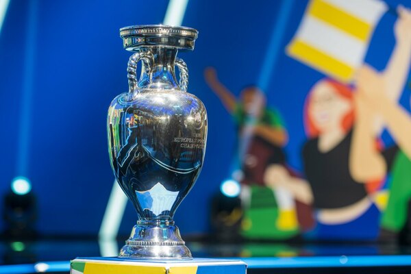 Versus / La UEFA definió las sedes de las Eurocopas del 2028 y 2032