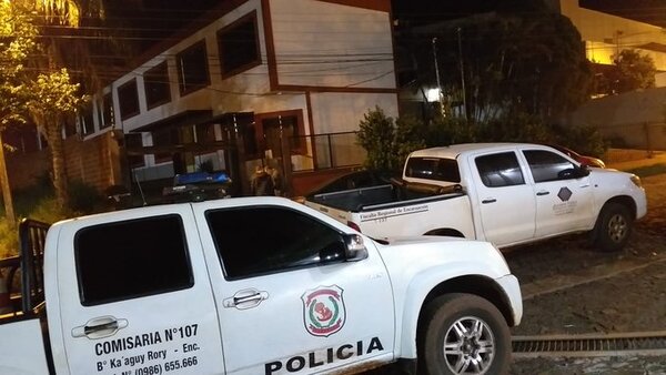 Argentino es hallado muerto en un dúplex: olor alertó a los vecinos