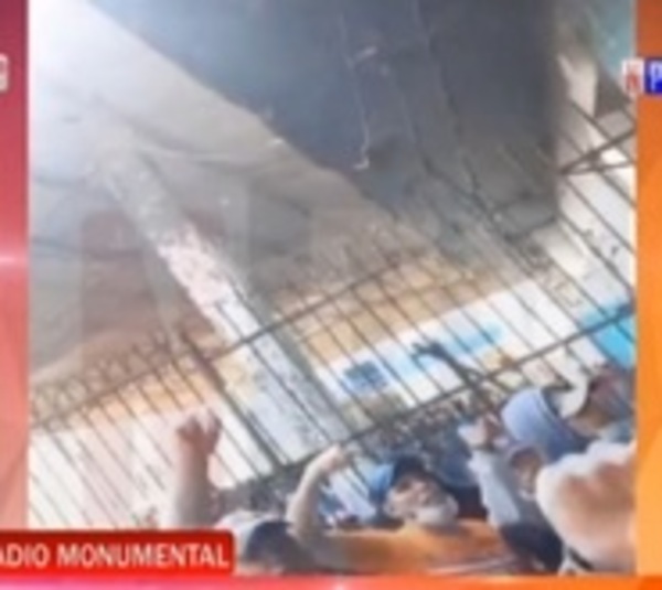 Internos habrían tomado de rehenes a 40 personas - Paraguay.com