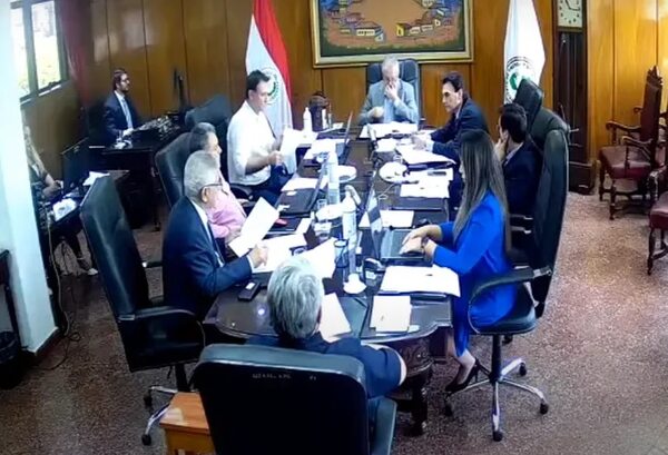 IPS está en busca de estrategia financiera para honrar millonarias deudas con proveedores, afirman - Nacionales - ABC Color