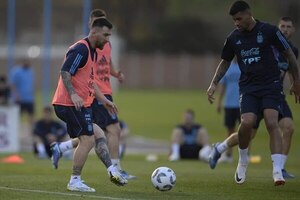Messi entrena con normalidad para el partido de Argentina con Paraguay - Fútbol Internacional - ABC Color
