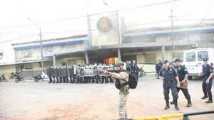 Fotógrafo de ÚH herido de balín de goma en represión de Tacumbú