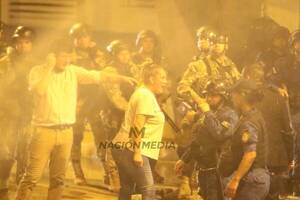Policías reclaman a vecinos que no ayudan y madres claman seguridad a sus hijos presos