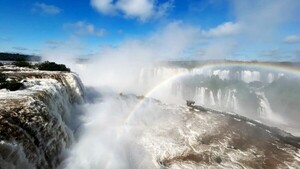 Caudal de las Cataratas del Yguazú es cinco veces más impresionante