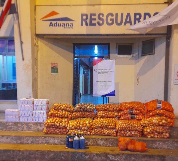 Decomisan productos que pretendían ingresar de contrabando al país