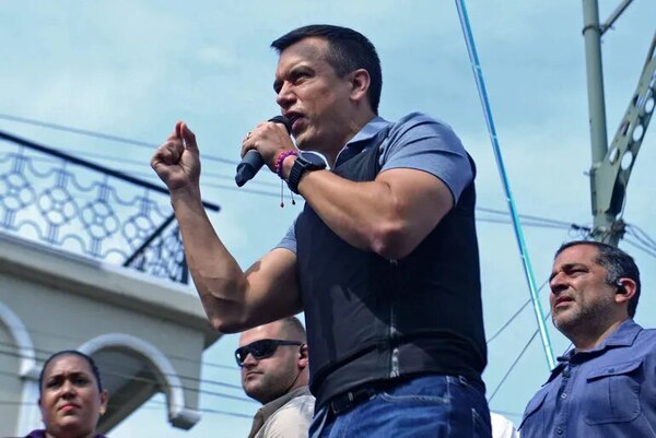 Debate sobre dolarización se cuela en la campaña presidencial de Ecuador - Mundo - ABC Color
