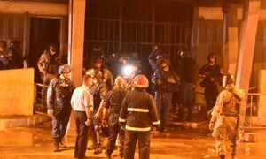 Policía aprehendió a 22 pobladores por tumultos en cercanías de Tacumbú – Prensa 5