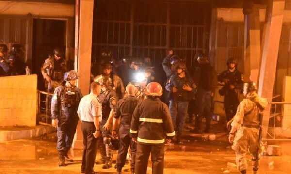 Policía aprehendió a 22 pobladores por tumultos en cercanías de Tacumbú – Prensa 5