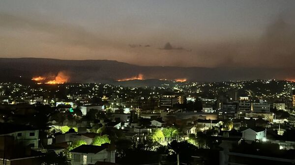 Devastador incendio en Córdoba: familias evacuadas y viviendas afectadas por el fuego | 1000 Noticias