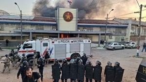 Crisis en Tacumbú: 22 detenidos mientras reos controlan el penal