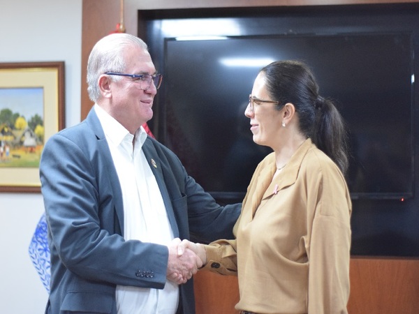 Fiscal General vuelve a hablar sobre lomadas con ministra de Obras Públicas - La Tribuna
