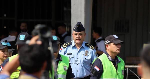 La Nación / Policía Nacional sitia la cárcel para evitar eventual fuga de reos