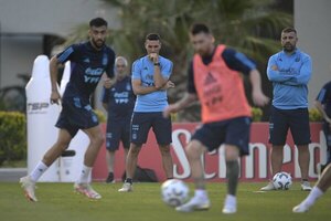 Versus / Con dudas, se perfila el once titular de Argentina para enfrentar a la Albirroja