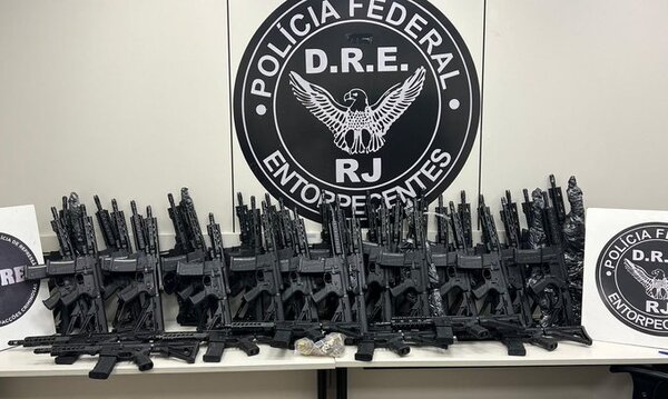 47 fusiles son incautados en una mansión en Río de Janeiro