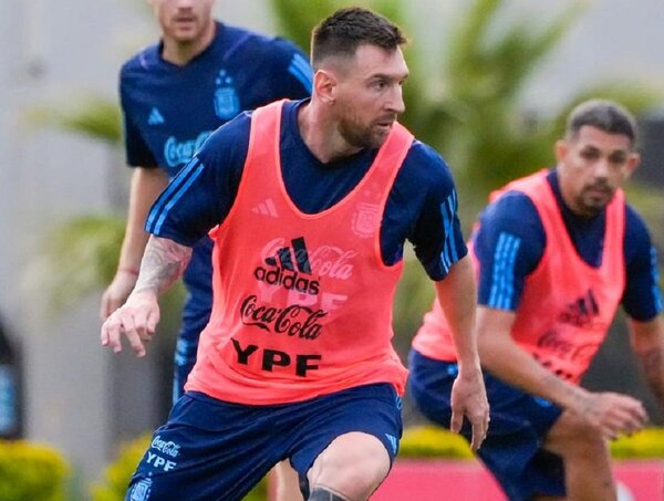 Messi está para arrancar ante Paraguay · Radio Monumental 1080 AM