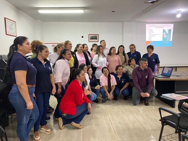 ANDE promueve la prevención del cáncer de mama en el Octubre Rosa 2023