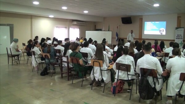 Jornada educativa en el hospital regional busca concienciar sobre la obesidad en Encarnación