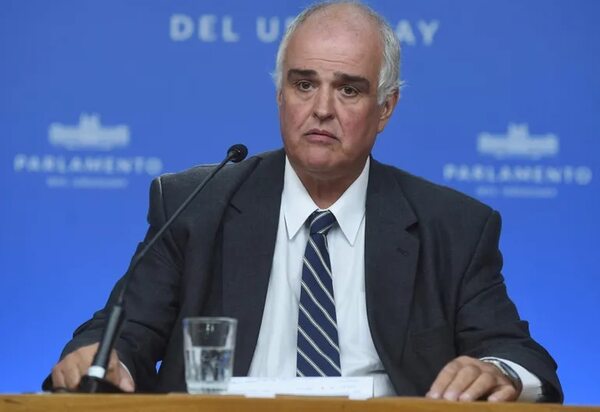 Senado de Uruguay expulsa a legislador acusado por múltiples delitos sexuales contra menores - Mundo - ABC Color