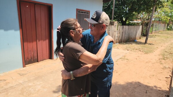 Emotivo reencuentro de tres hermanos en Loreto luego de 40 años