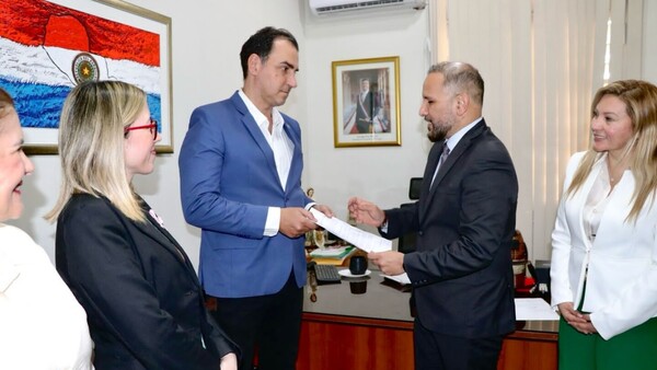 Luis Taboada asume como nuevo director del Psiquiátrico tras renuncia de Castiglioni
