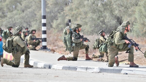 Israel anuncia una “ofensiva total” tras recuperar control de territorios