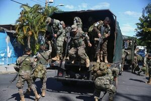 El Salvador: Bukele cerca tres comunidades con 4.000 militares y policías en busca de pandilleros - ADN Digital