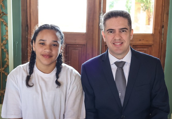 Liliana fue ministra del MITIC en el Día Internacional de la Niña