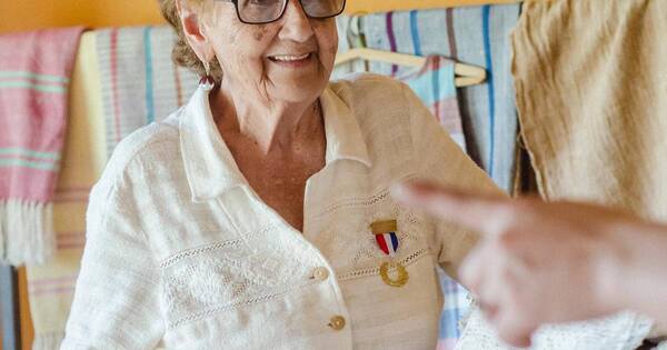 La Nación / Tras exitosa cirugía, artesana de 97 años espera volver a mostrar sus trabajos de aopo’i