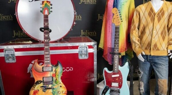 Guitarras de Eric Clapton y Kurt Cobain en subasta en EEUU