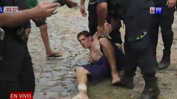 Policía detienen a joven que portaba arma de juguete frente a Tacumbú
