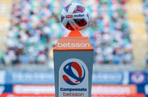 Versus / El fútbol chileno rompe acuerdo con una casa de apuestas por orden del gobierno