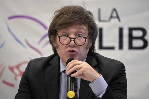 El libertario Milei, convencido de ganar, acusa al oficialismo de “ensuciar” elecciones - Mundo - ABC Color